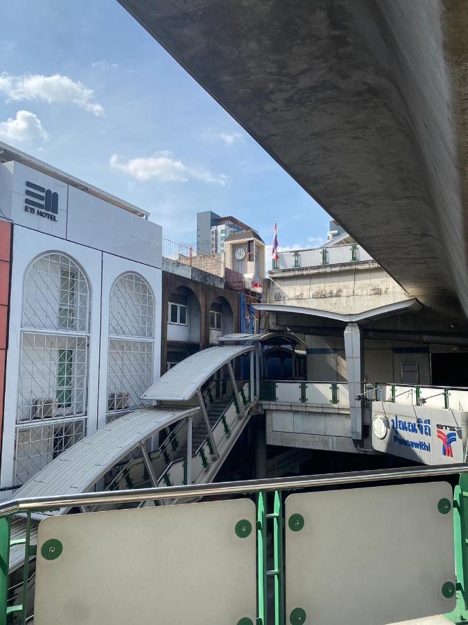 E11 Hotel - Bts Punnawithi Bangkok Exteriör bild