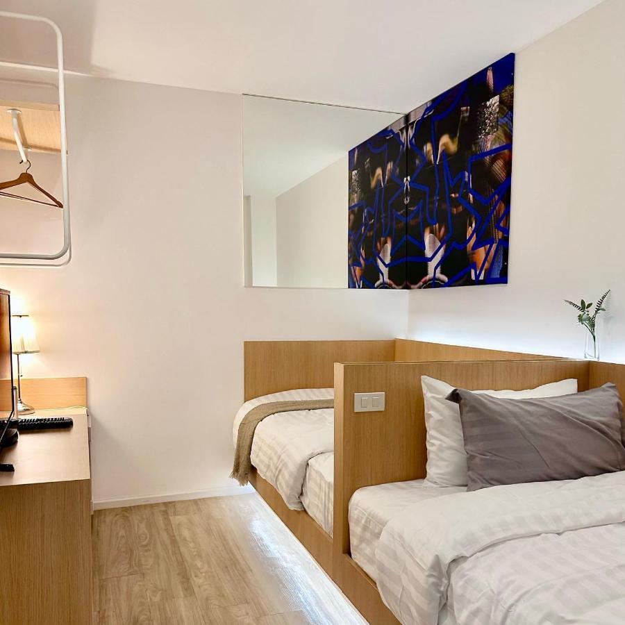 E11 Hotel - Bts Punnawithi Bangkok Exteriör bild