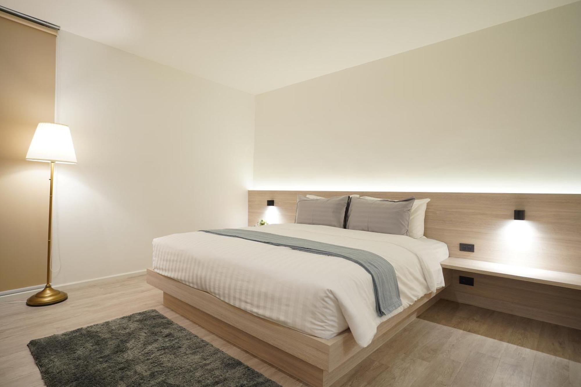 E11 Hotel - Bts Punnawithi Bangkok Exteriör bild