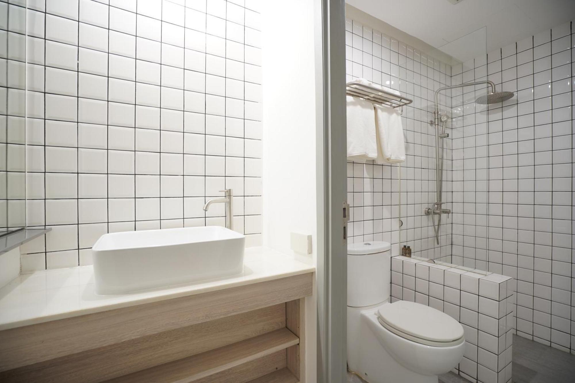 E11 Hotel - Bts Punnawithi Bangkok Exteriör bild